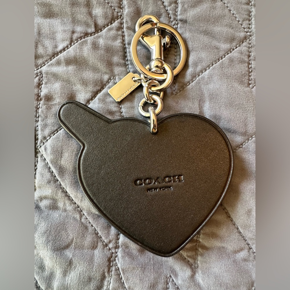 NWOT Coach Heart And Bolt Bag Charm - Picture 3 of 3